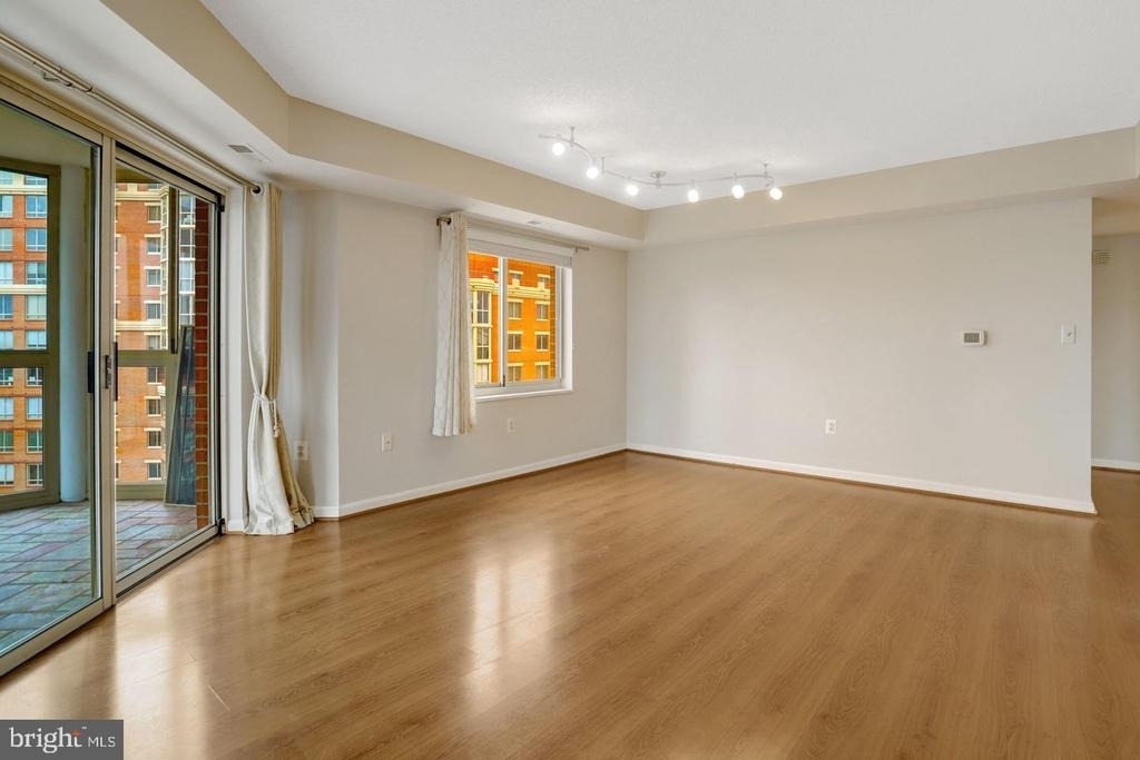 2151 Jamieson Avenue - Photo 10