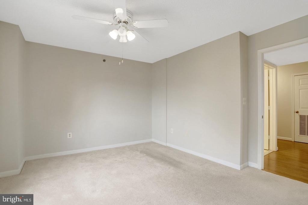 2151 Jamieson Avenue - Photo 21