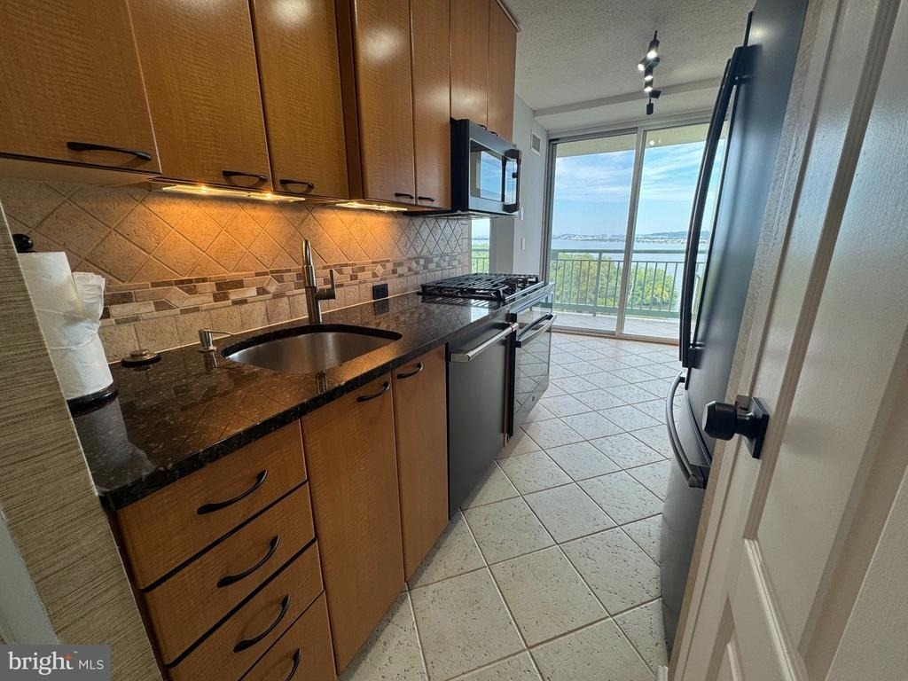 501 Slaters Lane - Photo 29