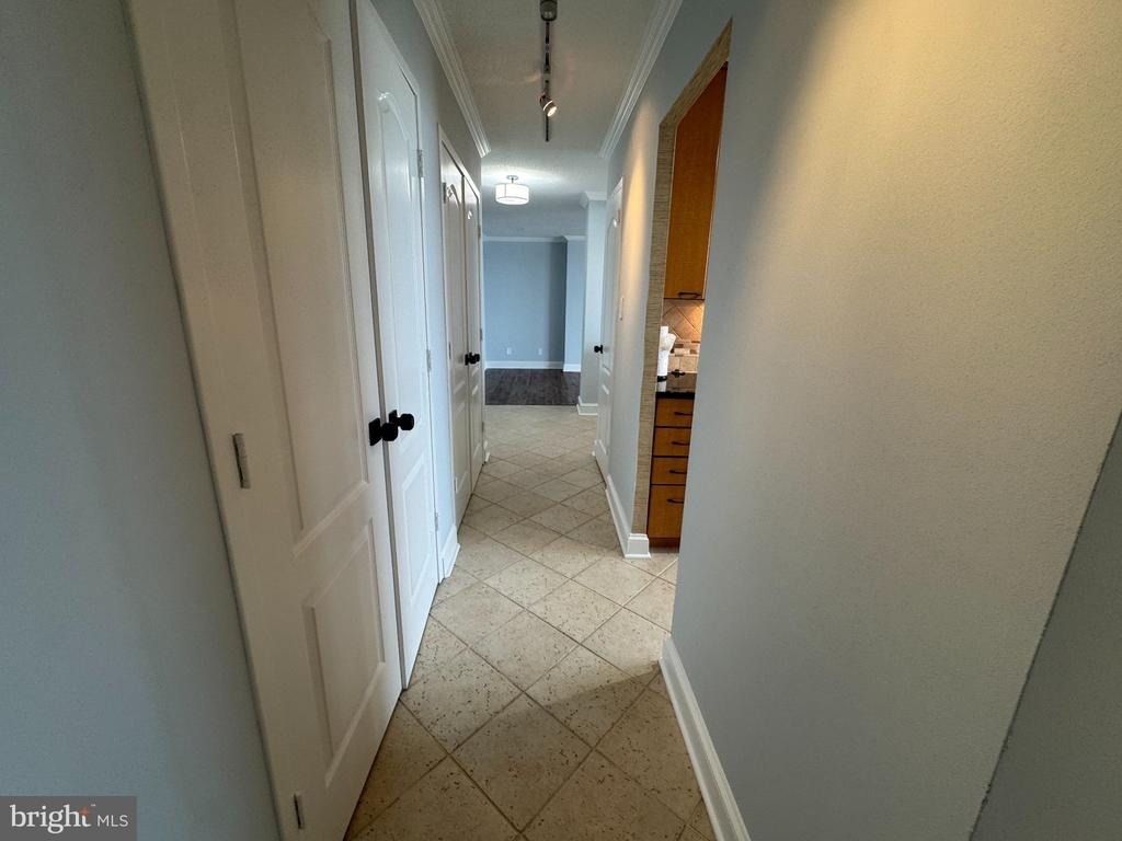 501 Slaters Lane - Photo 50