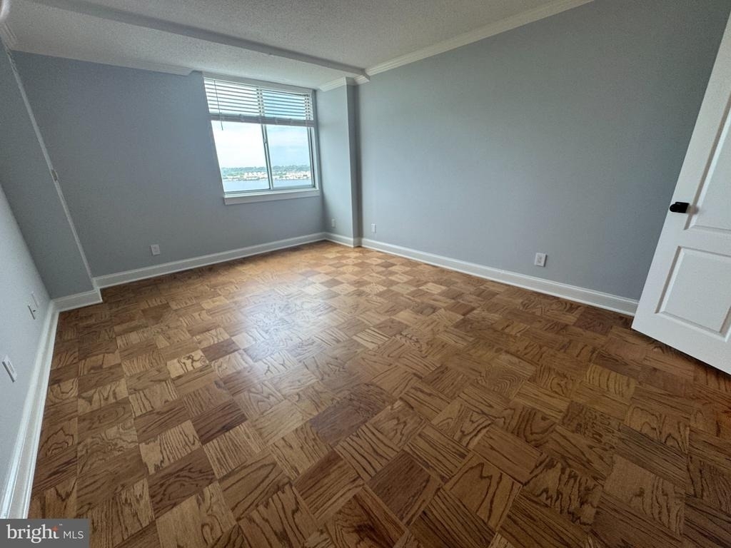501 Slaters Lane - Photo 45