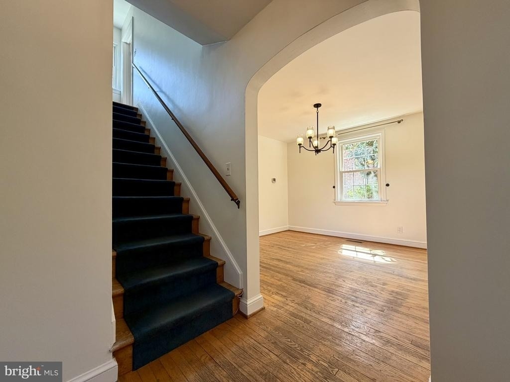 2811 Valley Drive - Photo 6