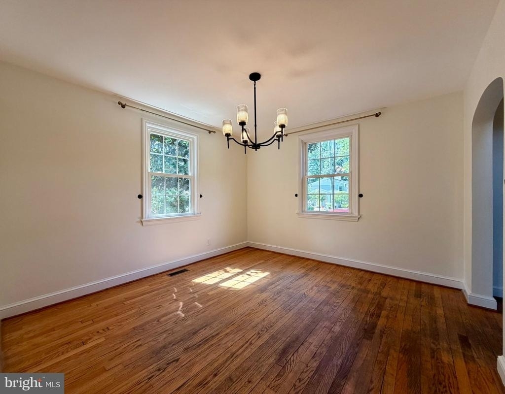 2811 Valley Drive - Photo 5