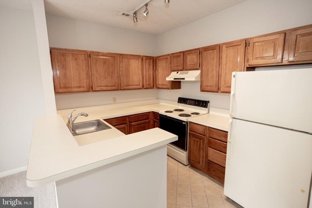 279 S Pickett - Photo 3