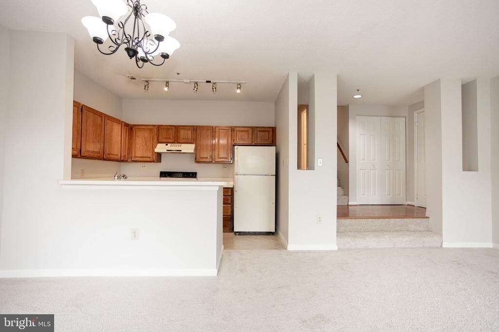 279 S Pickett - Photo 20