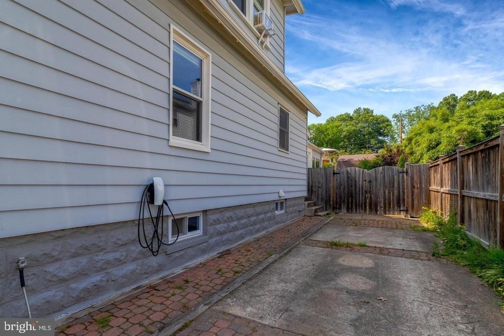 915 20th Street S - Photo 91