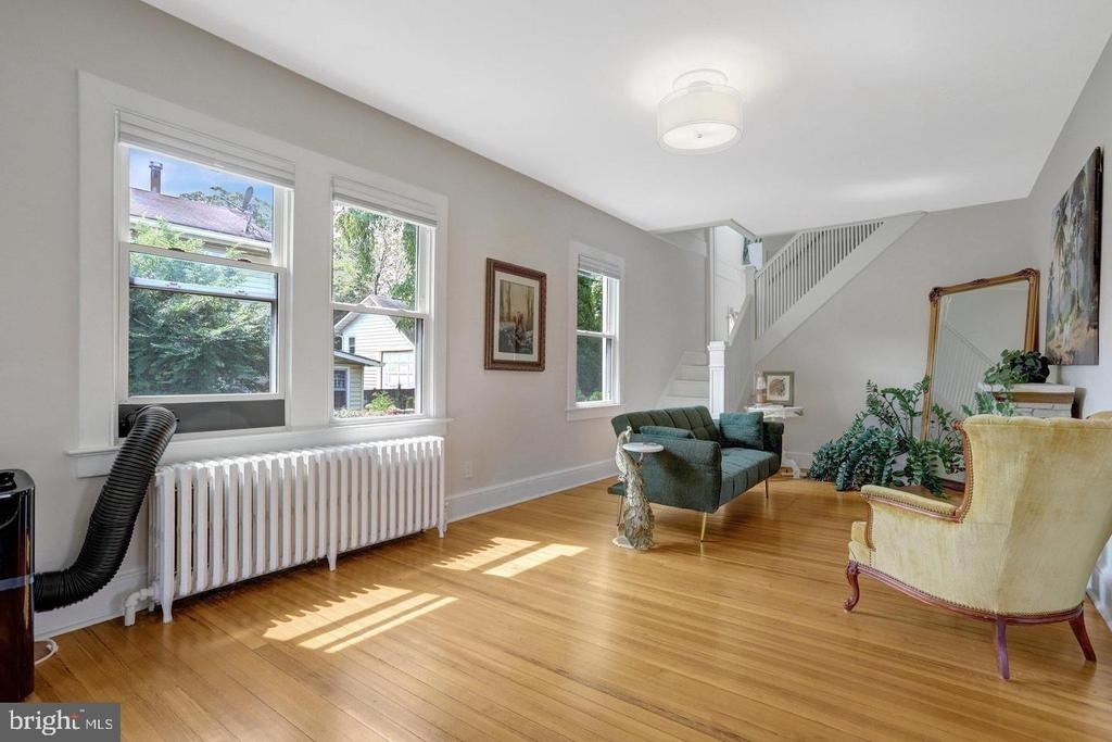 915 20th Street S - Photo 3
