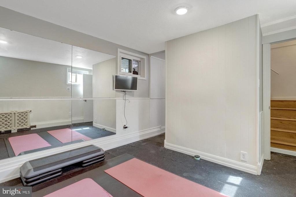 915 20th Street S - Photo 36