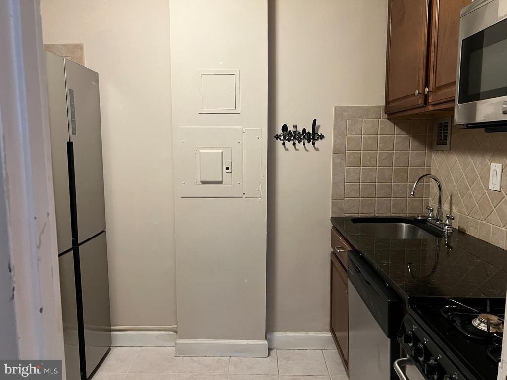 1021 Arlington Boulevard - Photo 7