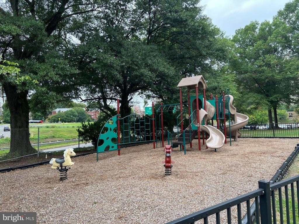 1021 Arlington Boulevard - Photo 38