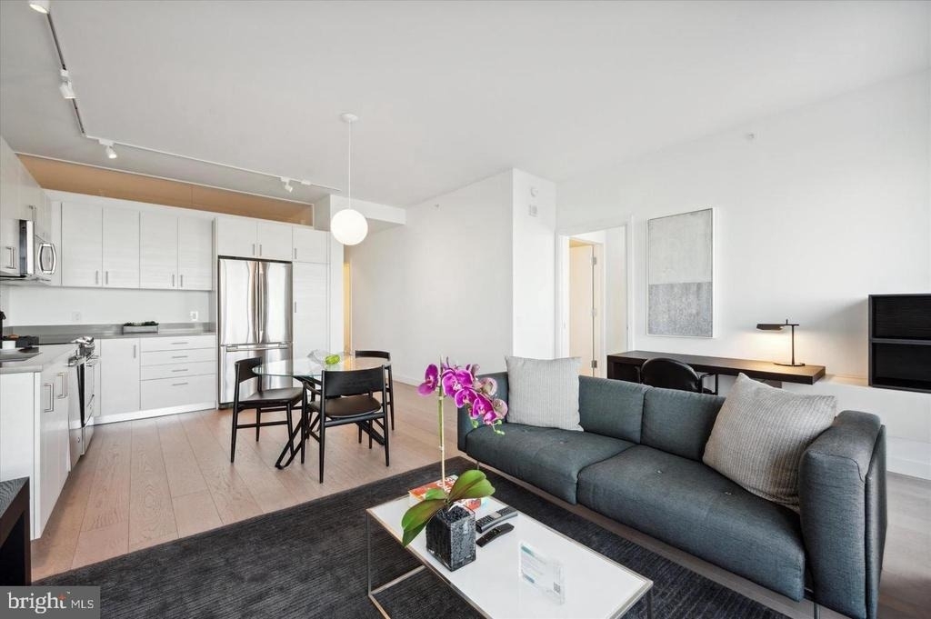 2930 Walnut Street - Photo 2