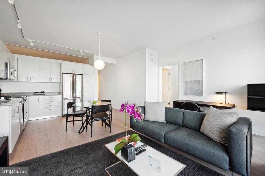 2930 Walnut Street - Photo 3