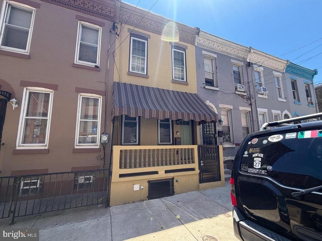 2643 N Mascher Street - Photo 0