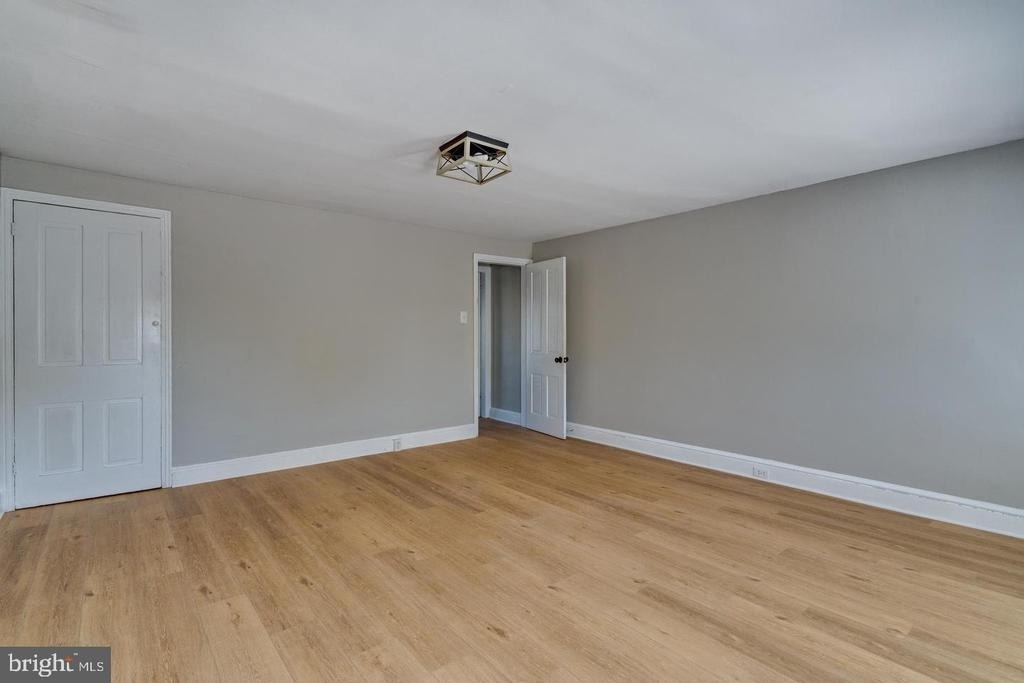 156 East Street - Photo 9