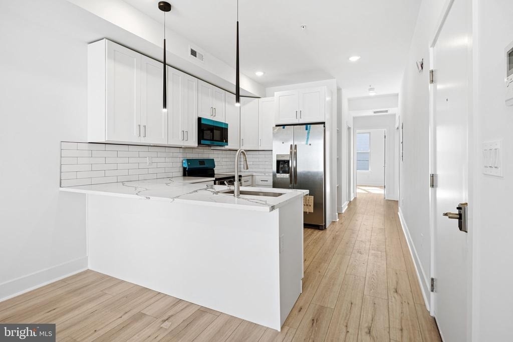 2524 Cecil B Moore Avenue - Photo 4