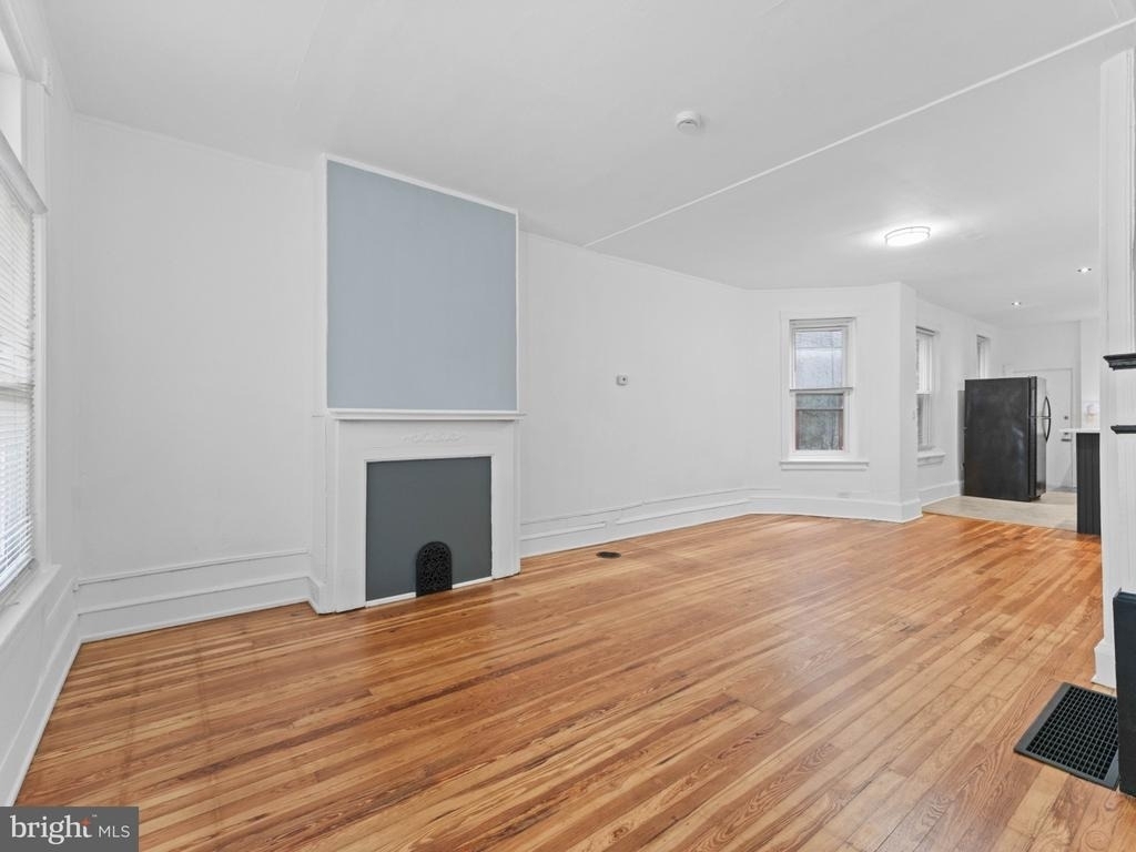1618 S 54th Street - Photo 5