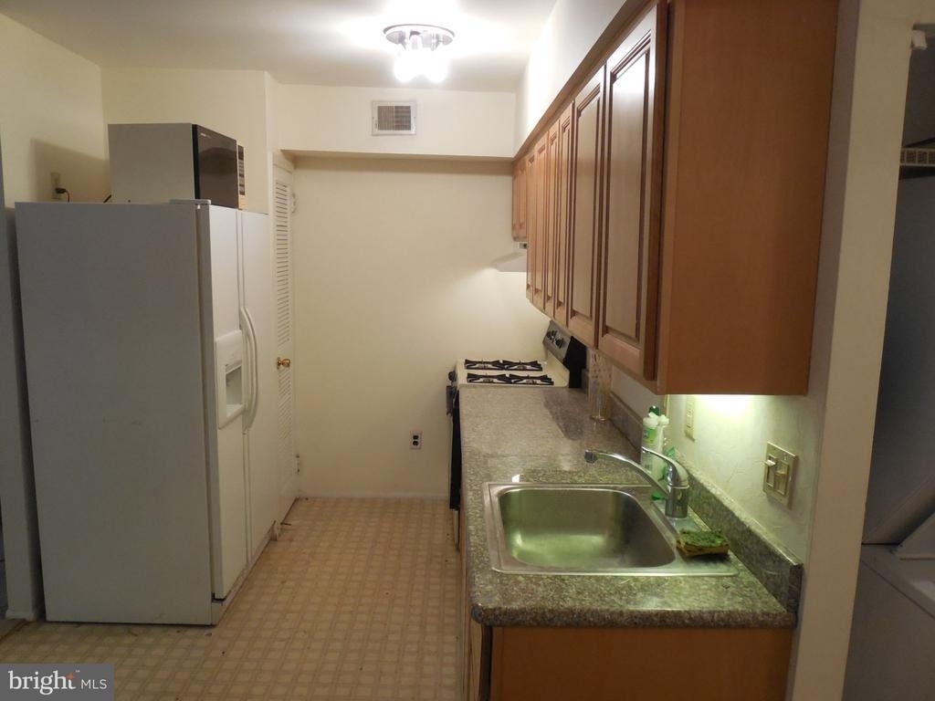 289 Greenough Street - Photo 4