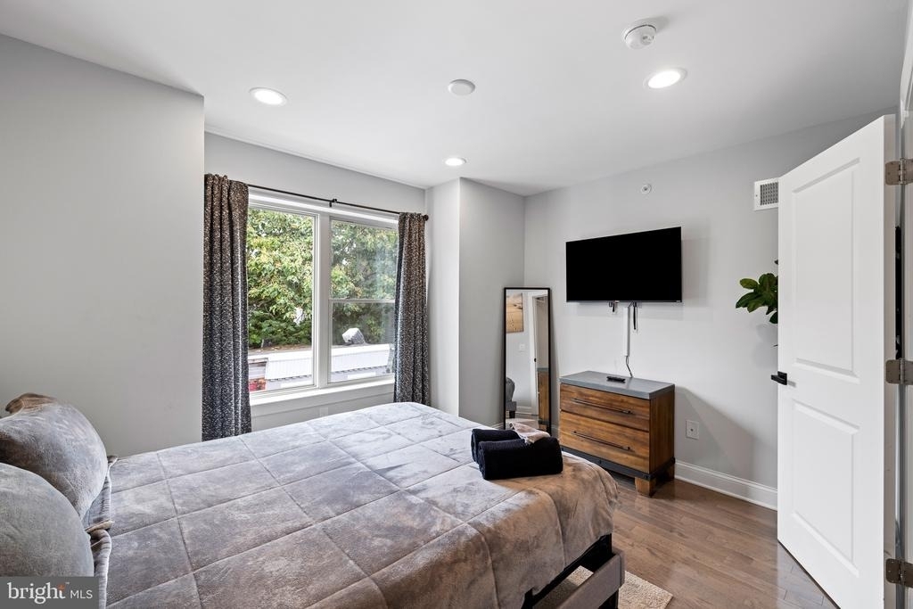 1535 S Capitol Street - Photo 17
