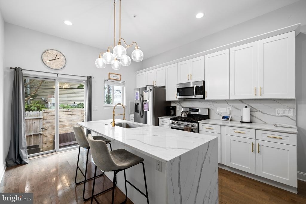 1535 S Capitol Street - Photo 0