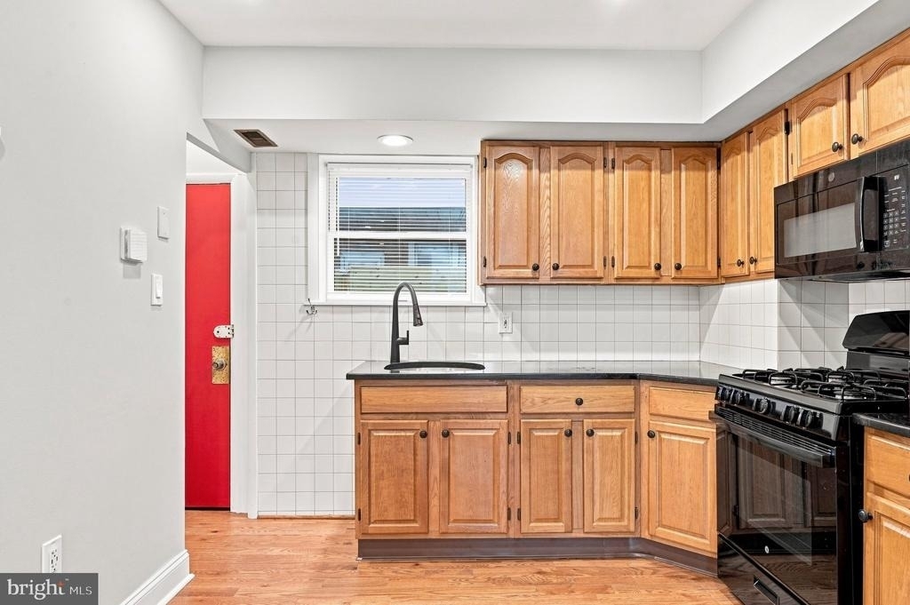 3256 Emery Street - Photo 7