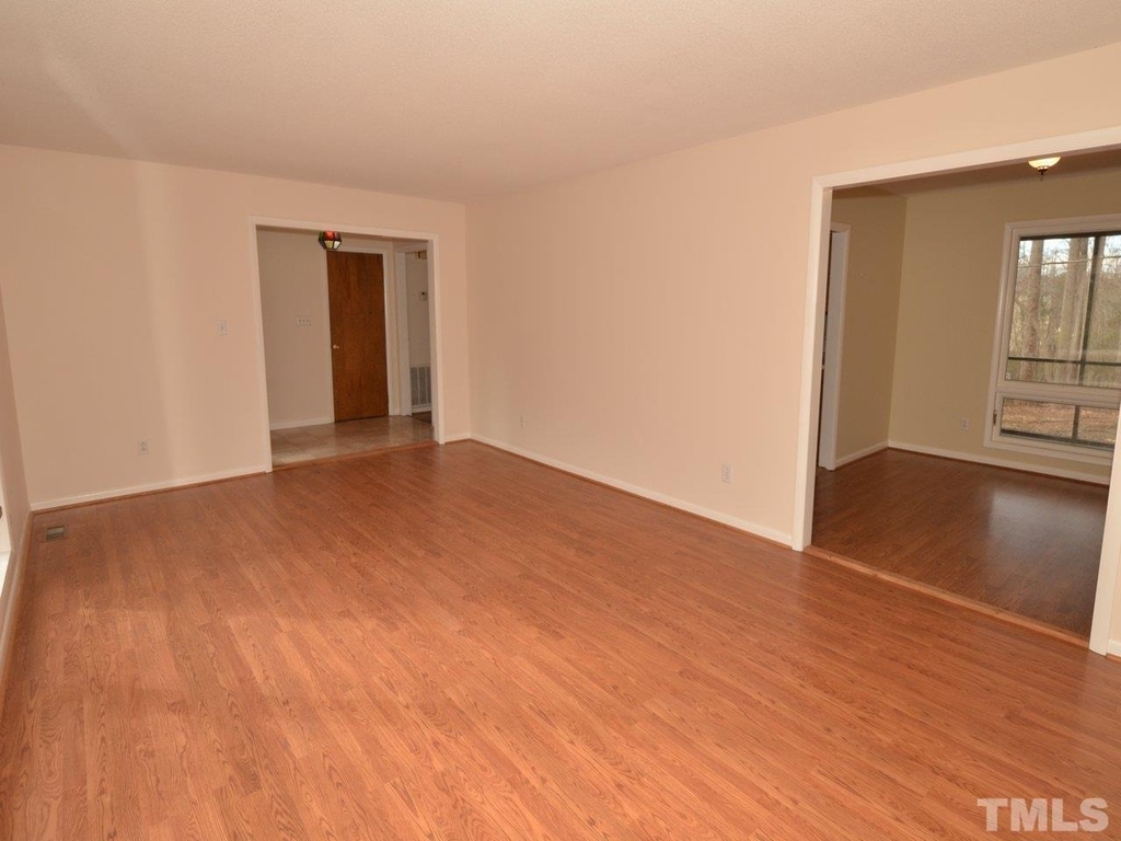 211 Lake Drive - Photo 2