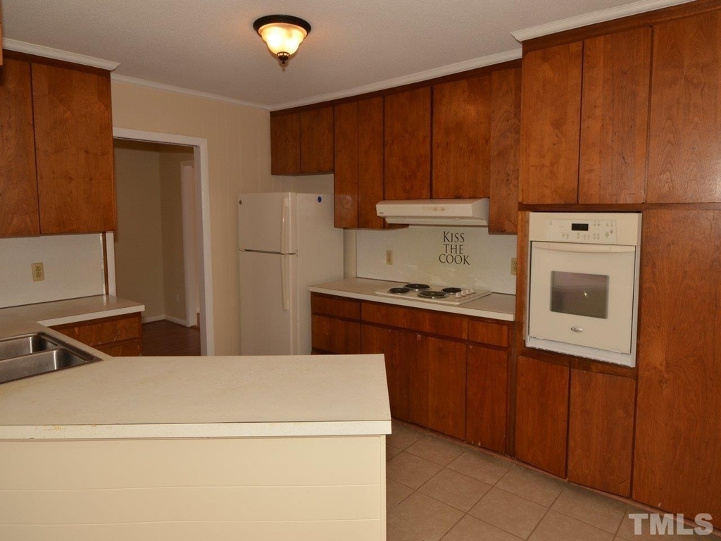 211 Lake Drive - Photo 5
