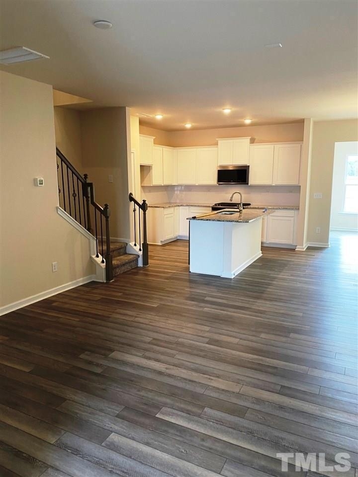 405 Vassar Drive - Photo 3
