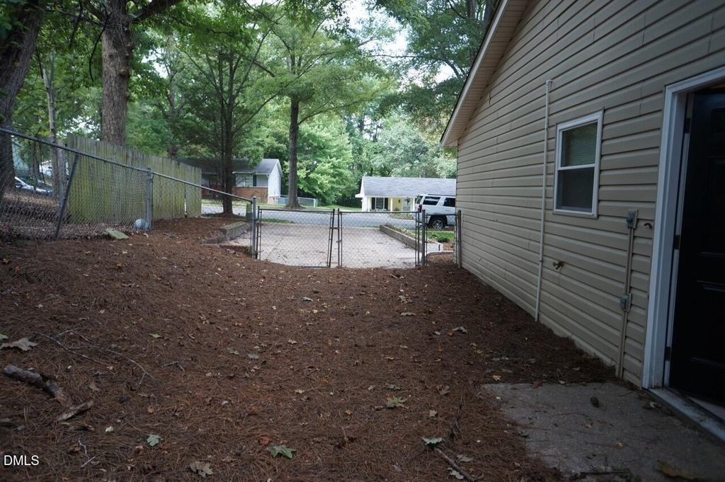1208 Seabrook Road - Photo 14