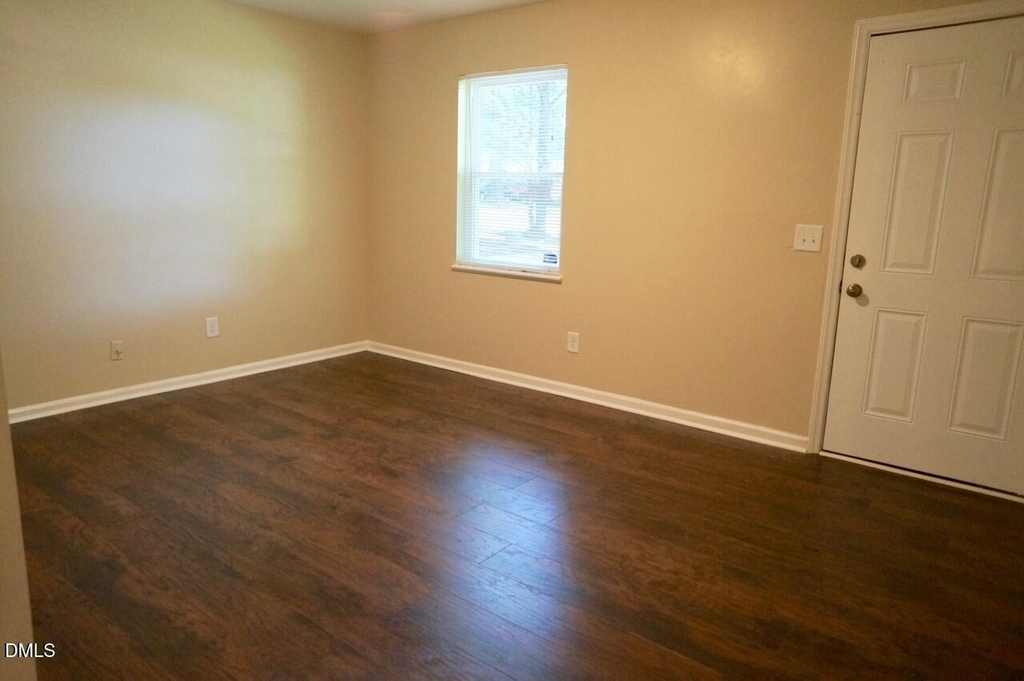 1208 Seabrook Road - Photo 2