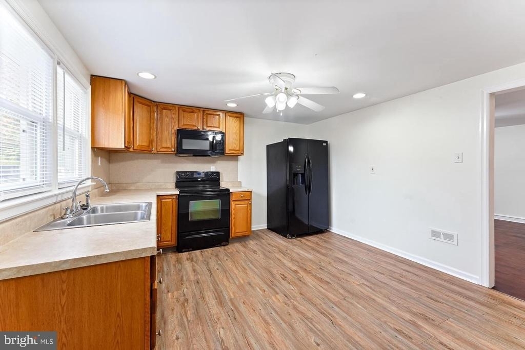 2910 Naamans Creek Road - Photo 8