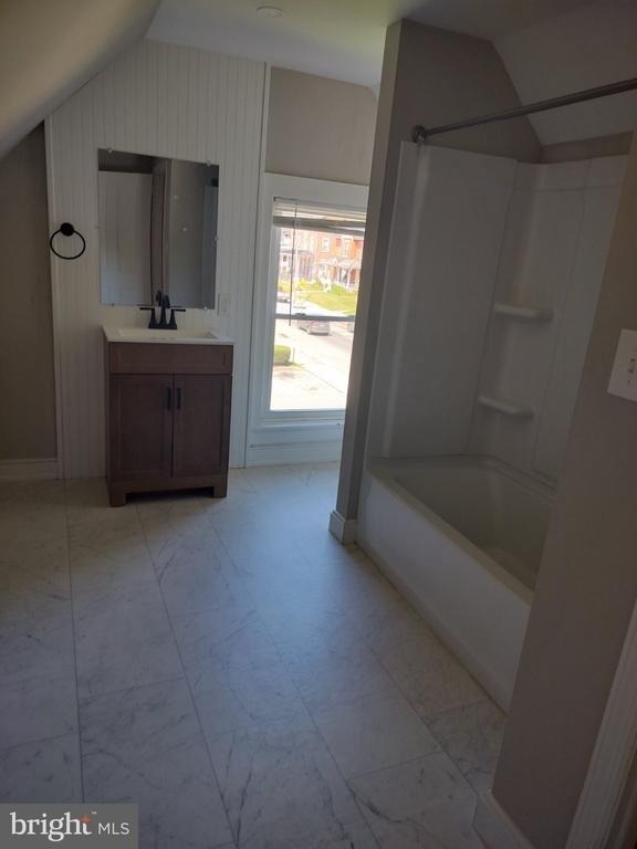 368 E Chestnut Street - Photo 3