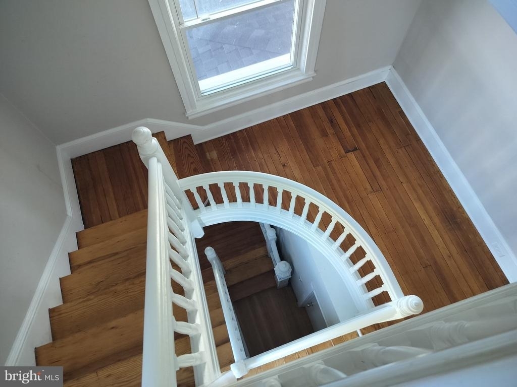 368 E Chestnut Street - Photo 1