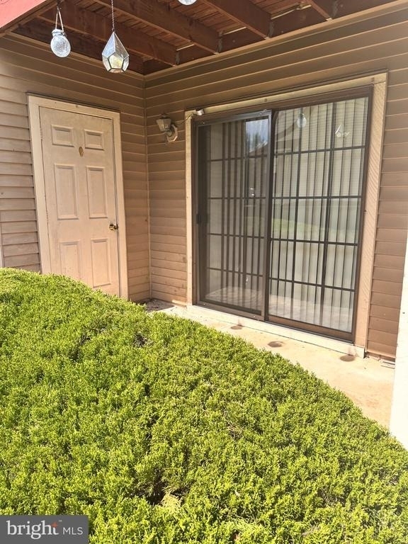 806 Barry Court - Photo 1