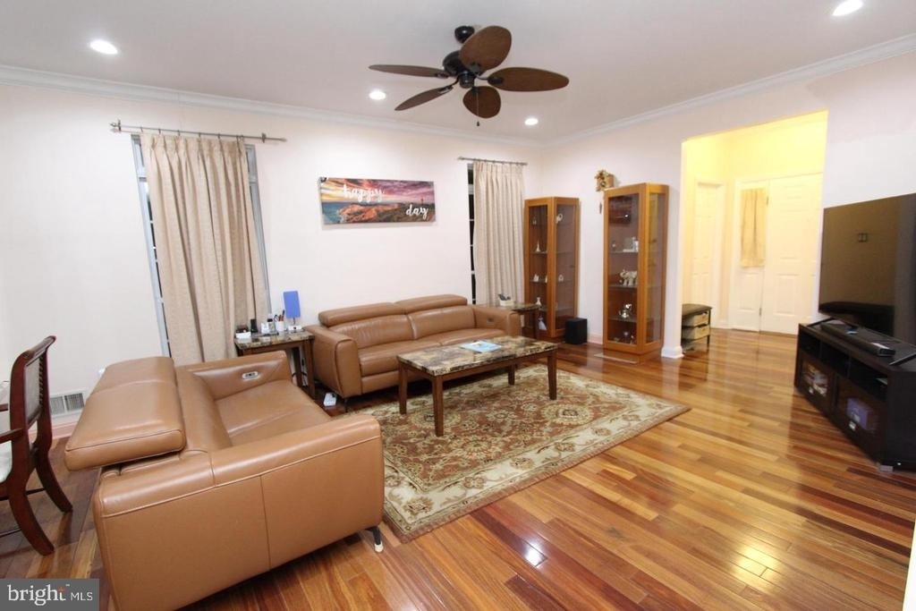 90 Marion Drive - Photo 3
