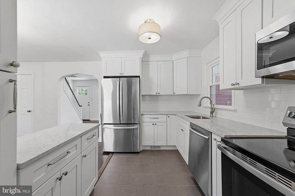 217 Nancy Lane - Photo 2