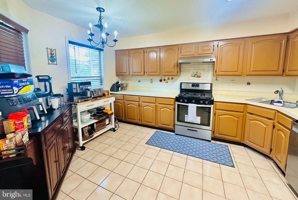 10 Colebrook Court - Photo 2