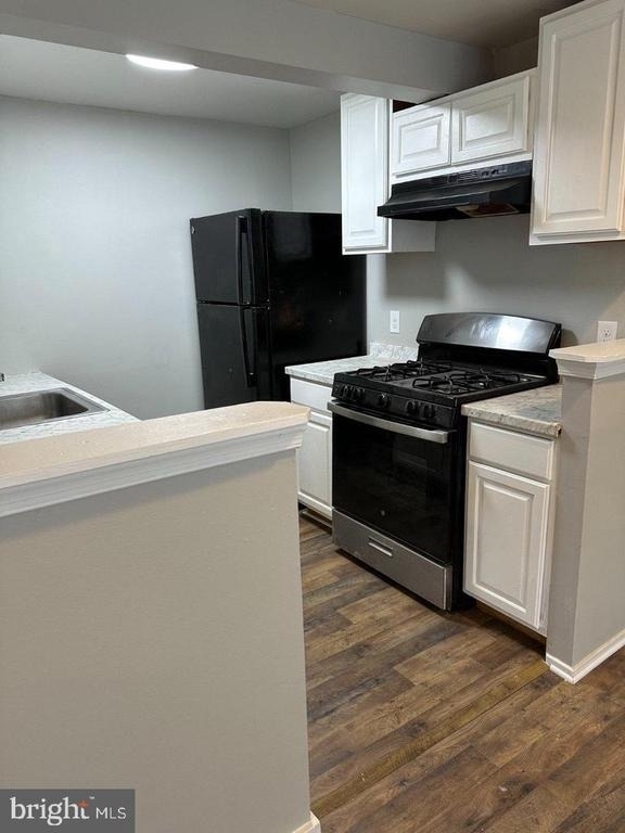 1920 Dutch Village Drive - Photo 2