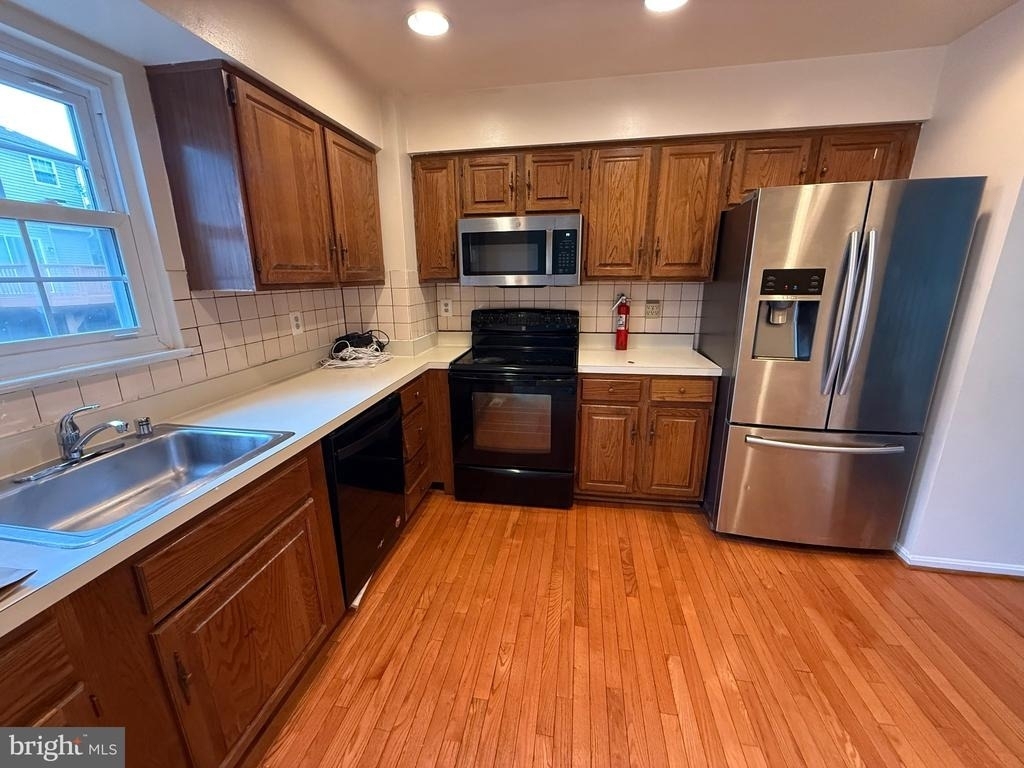 14937 London Lane - Photo 9
