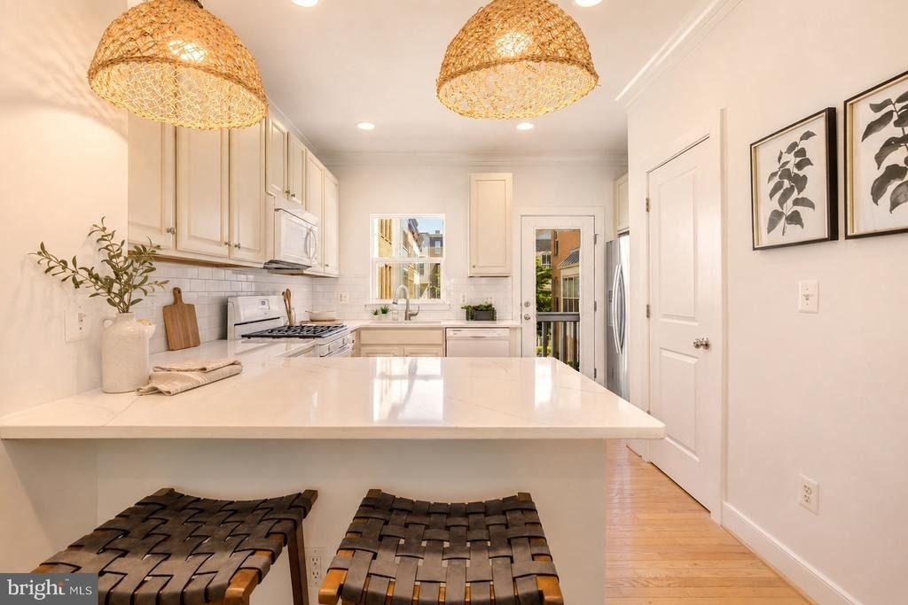 4548 Longfellow Street - Photo 8