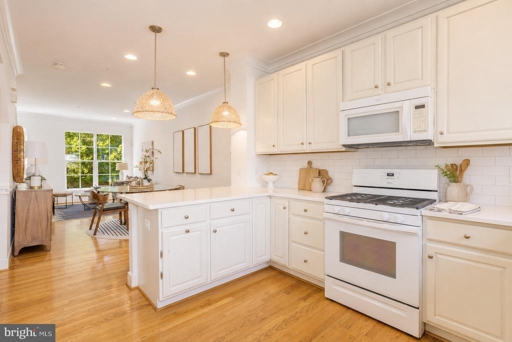 4548 Longfellow Street - Photo 6