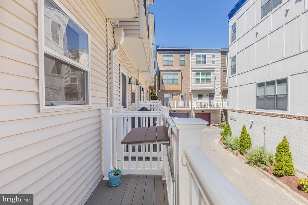 4548 Longfellow Street - Photo 16
