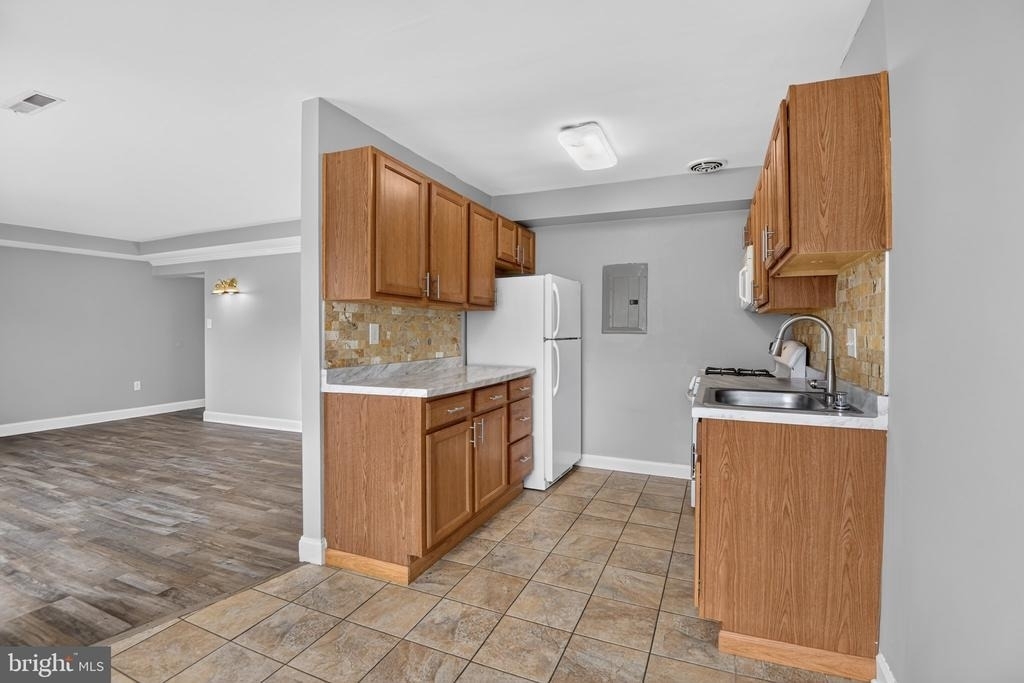 5458 85th Avenue - Photo 5