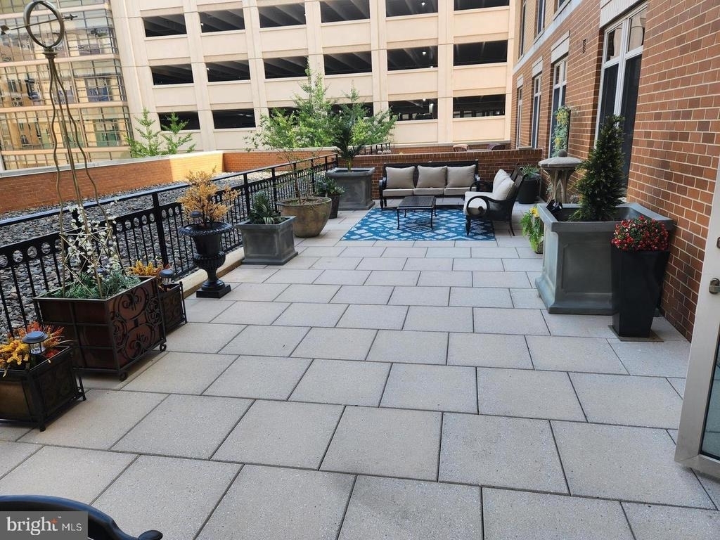 155 Potomac Passage - Photo 6