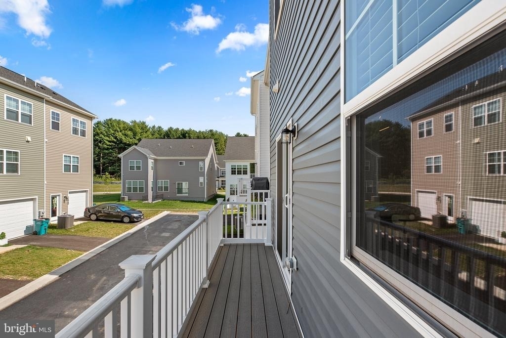 22917 Mater Way - Photo 33