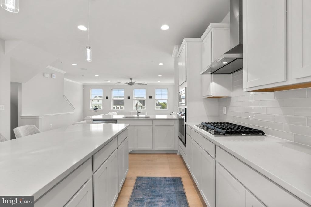 22917 Mater Way - Photo 8