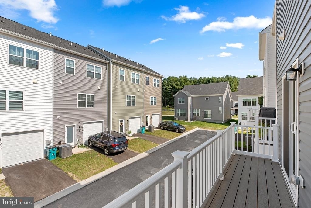 22917 Mater Way - Photo 35