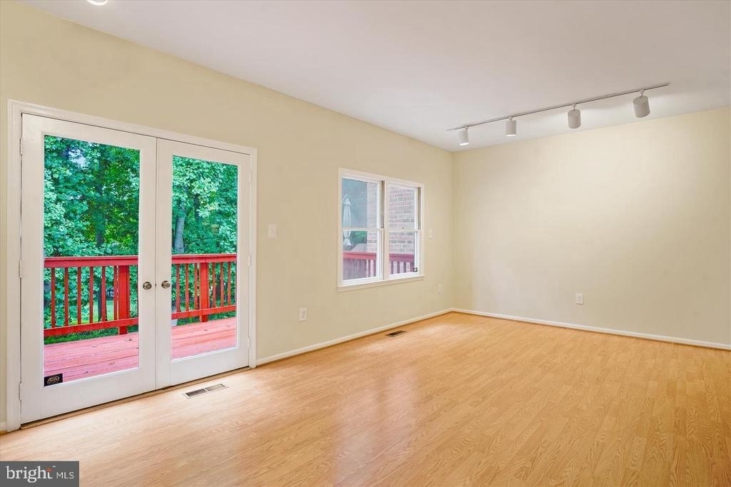 7768 Heatherton Lane - Photo 5
