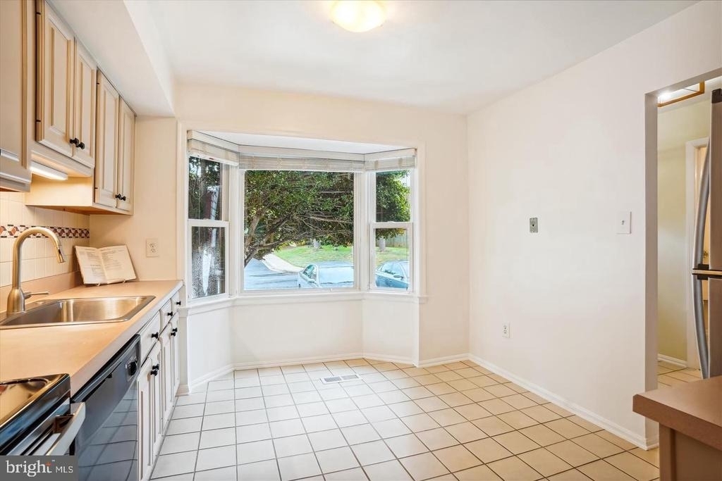 7768 Heatherton Lane - Photo 15