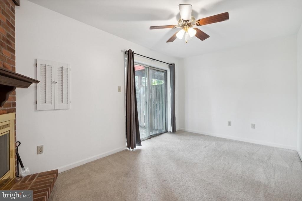 18221 Fox Chase Circle - Photo 19
