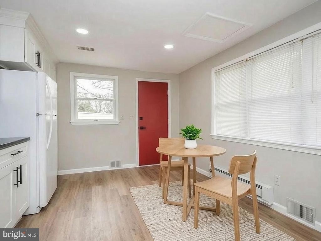 4426 Hallet Street - Photo 5